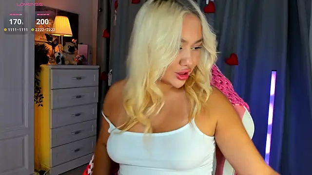 Snapshot of _Loneve__ chatting on July 18, 3:49 pm Loneve online show from July 18, 3:49 pm