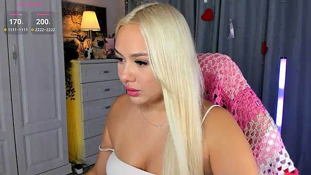 Snapshot of _Loneve__ chatting on August 5, 3:26 pm Loneve online show from August 5, 3:26 pm