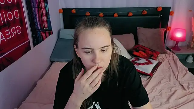 Lika 0ne online show from November 14, 12:04 pm