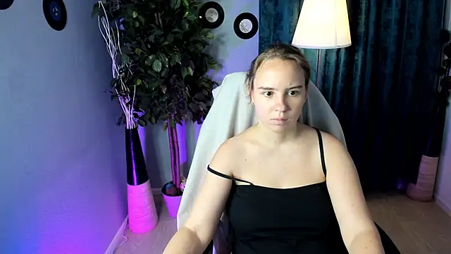 Lika 0ne online show from July 29, 11:52 am