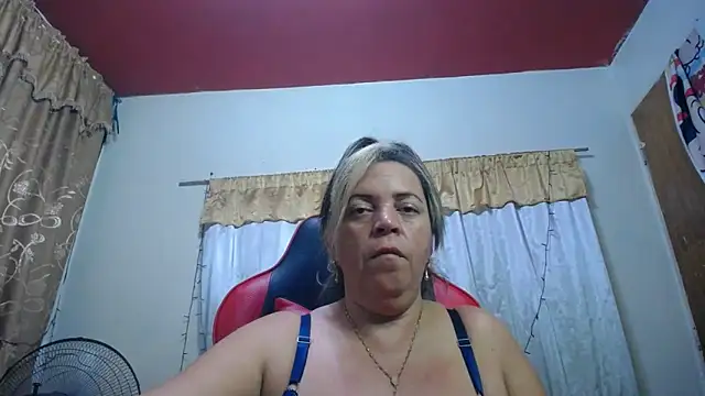 Snapshot of alina_maturehot chatting on September 23, 7:33 am alina maturehot online show from September 23, 7:33 am