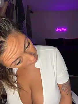 bossyroxy84 online show from November 9, 5:06 am