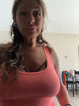 bossyroxy84 online show from July 19, 3:05 pm