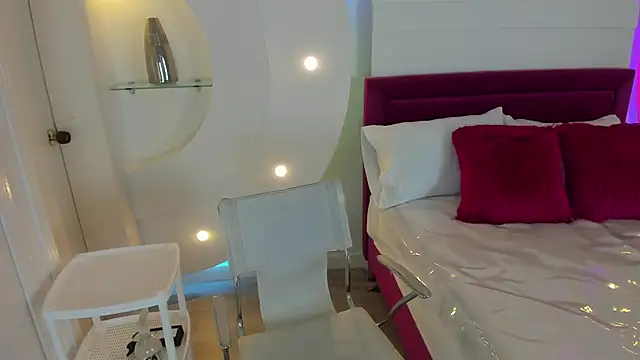 isolari  online show from February 10, 12:08 pm