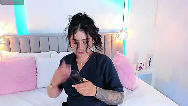 isolari  online show from February 14, 4:15 am