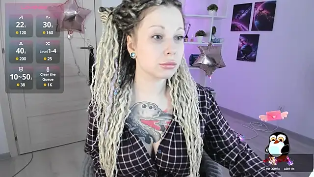 Snapshot of HoneySallyMoore chatting on January 18, 8:40 pm HoneySallyMoore online show from January 18, 8:40 pm