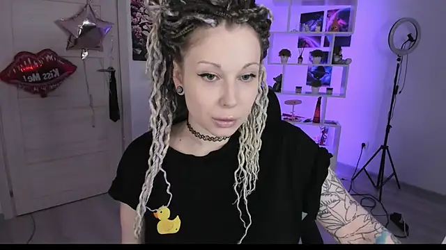 Snapshot of HoneySallyMoore chatting on September 25, 4:00 pm HoneySallyMoore online show from September 25, 4:00 pm