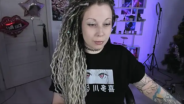 Snapshot of HoneySallyMoore chatting on November 30, 4:11 pm HoneySallyMoore online show from November 30, 4:11 pm