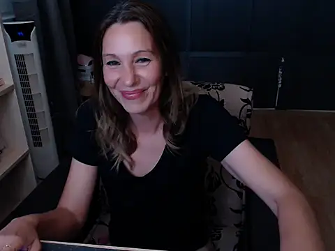 hannaha online show from June 13, 6:39 pm