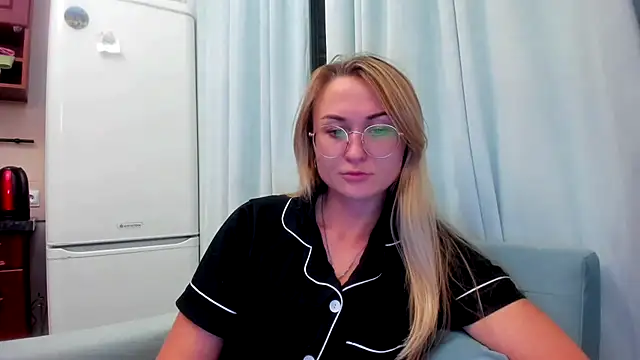 your Goddess Eva online show from September 22, 7:05 pm