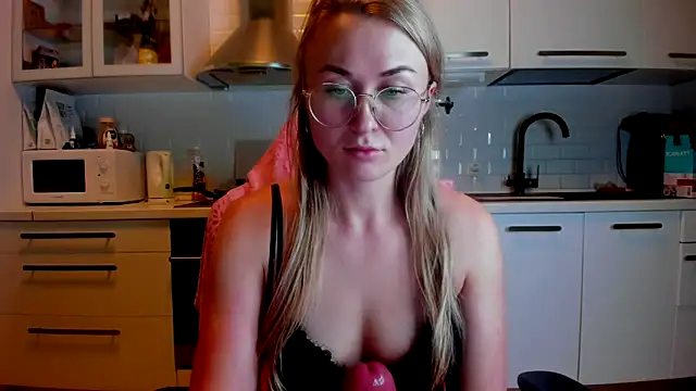 your Goddess Eva online show from October 27, 5:50 pm