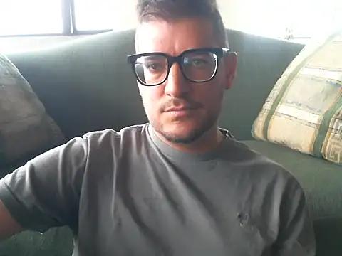 quitomanec online show from October 19, 6:19 pm