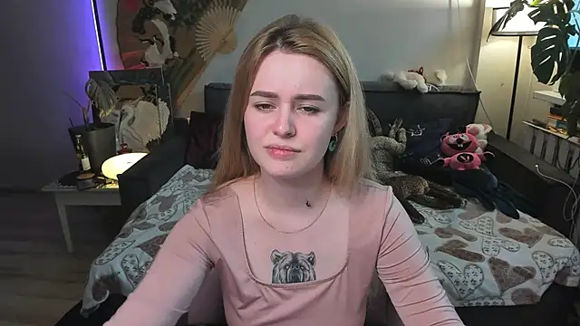 Alexa Pirs online show from April 29, 3:49 pm