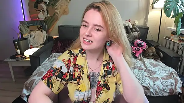 Alexa Pirs online show from April 30, 1:50 pm