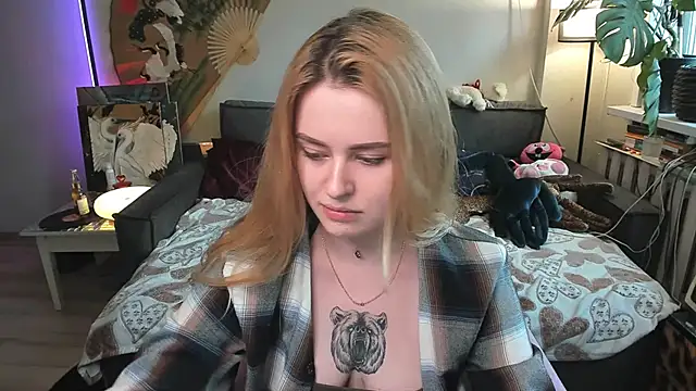 Alexa Pirs online show from May 1, 2:43 pm