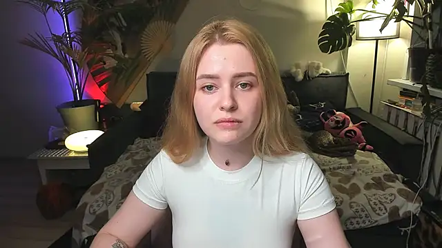 Alexa Pirs online show from May 16, 7:45 pm