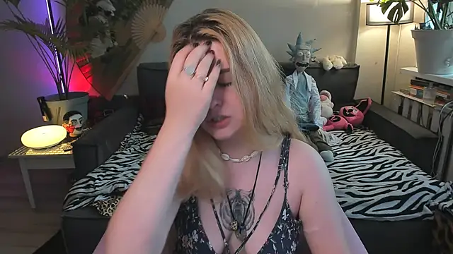 Alexa Pirs online show from July 5, 2:46 pm