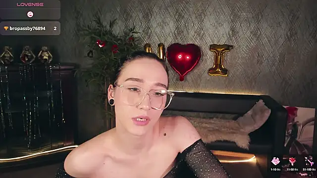 Snapshot of Smoke_of_soul_ chatting on February 19, 4:55 pm Smoke of soul  online show from February 19, 4:55 pm