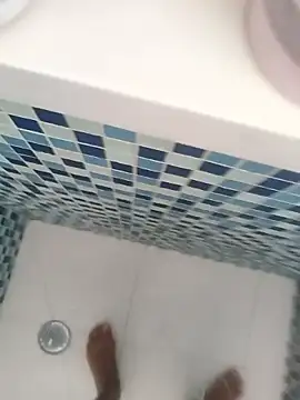 Snapshot of henri69 chatting on January 10, 5:48 pm henri69 online show from January 10, 5:48 pm