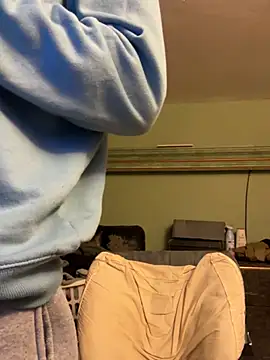 Snapshot of csoeasy1 chatting on March 2, 8:27 am csoeasy1 online show from March 2, 8:27 am