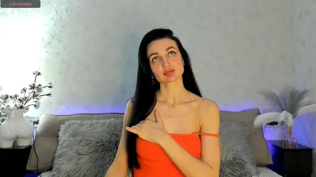 Tina Mart online show from March 6, 7:32 pm