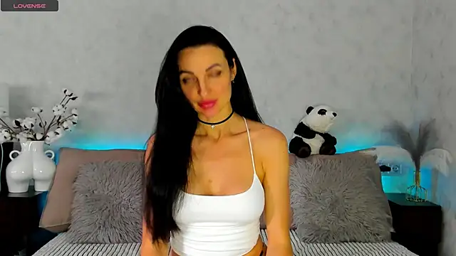 Snapshot of Tina_Mart chatting on June 28, 10:32 am Tina Mart online show from June 28, 10:32 am