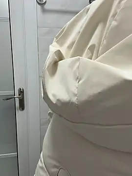 Snapshot of jinj-a chatting on February 13, 5:05 am jinj-a online show from February 13, 5:05 am