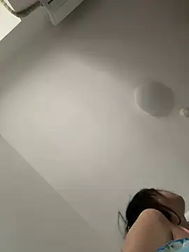 Snapshot of jinj-a chatting on February 18, 4:04 am jinj-a online show from February 18, 4:04 am