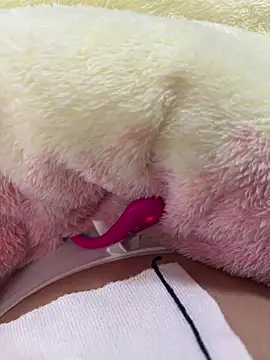 Snapshot of jinj-a chatting on March 18, 4:26 am jinj-a online show from March 18, 4:26 am