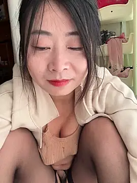 Snapshot of jinj-a chatting on March 22, 9:45 am jinj-a online show from March 22, 9:45 am