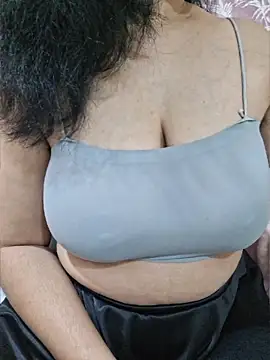 Snapshot of Jassi_Does chatting on April 22, 9:16 pm Jassi Does online show from April 22, 9:16 pm