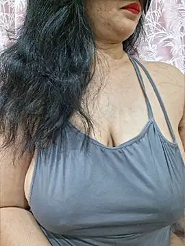 Snapshot of Jassi_Does chatting on May 22, 9:20 pm Jassi Does online show from May 22, 9:20 pm