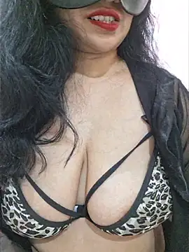 Snapshot of Jassi_Does chatting on May 27, 1:57 am Jassi Does online show from May 27, 1:57 am