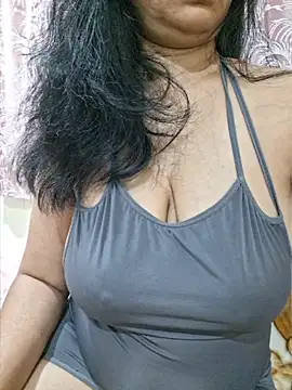 Snapshot of Jassi_Does chatting on June 5, 9:42 pm Jassi Does online show from June 5, 9:42 pm