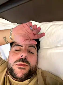 Snapshot of Sex-10-10 chatting on October 31, 2:51 pm Sex-10-10 online show from October 31, 2:51 pm