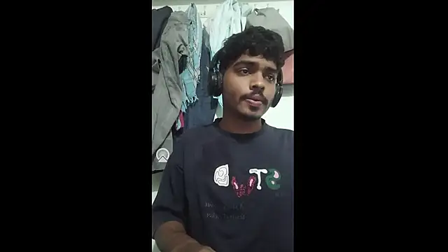 Snapshot of Harsh424242 chatting on March 9, 6:54 pm Harsh424242 online show from March 9, 6:54 pm