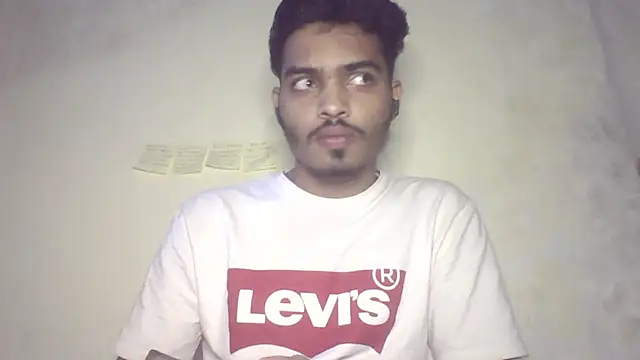 Snapshot of Harsh424242 chatting on December 15, 8:40 am Harsh424242 online show from December 15, 8:40 am