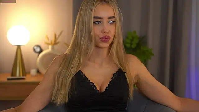 Snapshot of _Spring_Day_ chatting on March 25, 8:09 am Spring Day online show from March 25, 8:09 am