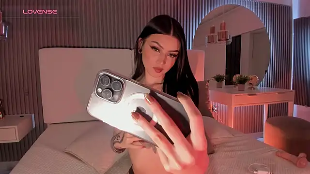 Snapshot of Giselle_royy chatting on November 13, 8:19 pm Giselle royy online show from November 13, 8:19 pm