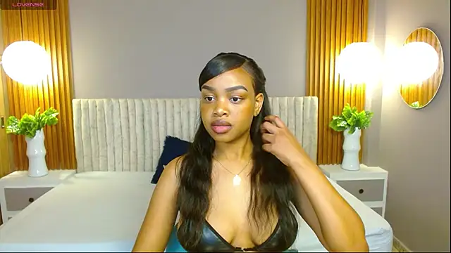 Snapshot of TianaSky chatting on March 18, 7:42 pm TianaSky online show from March 18, 7:42 pm