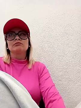 CandieGilson   online show from October 12, 11:42 am