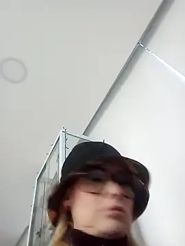 CandieGilson   online show from December 17, 12:33 pm