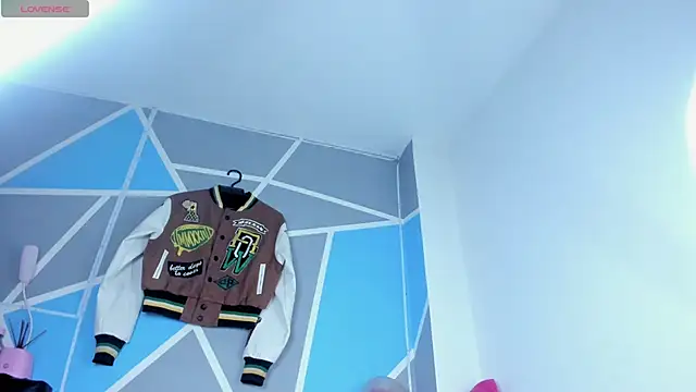 Meghan hott online show from February 9, 7:01 am