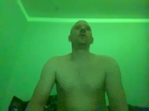 Snapshot of Krzysiekg123 chatting on February 23, 7:28 pm Krzysiekg123 online show from February 23, 7:28 pm