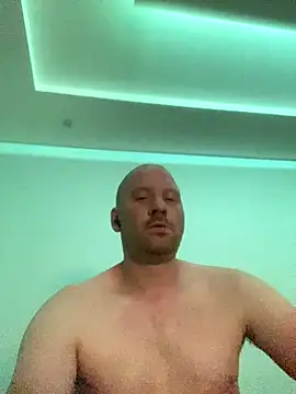 Snapshot of Krzysiekg123 chatting on September 30, 10:04 pm Krzysiekg123 online show from September 30, 10:04 pm