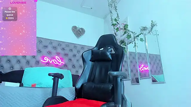 Snapshot of Naomii_Viper chatting on November 11, 11:10 am Naomii Viper online show from November 11, 11:10 am