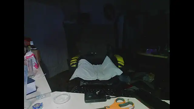 Snapshot of TommyDoggg chatting on March 2, 1:58 am TommyDoggg online show from March 2, 1:58 am