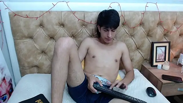 Estiv18  online show from February 14, 6:34 am