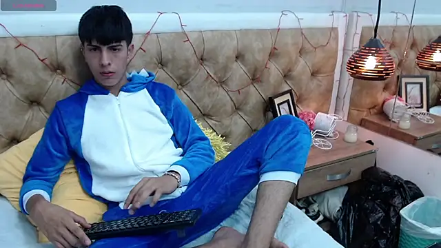 Estiv18  online show from March 12, 7:35 am