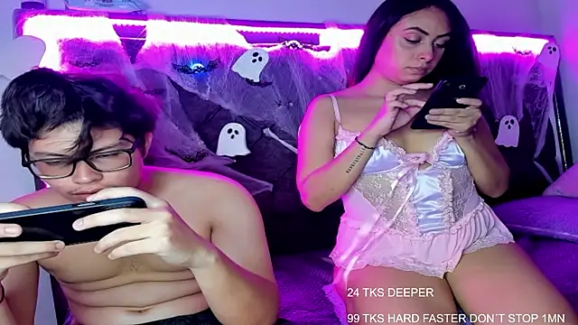 EmilyPacho  online show from October 14, 8:42 pm